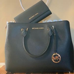 Bolsa y cartera MK